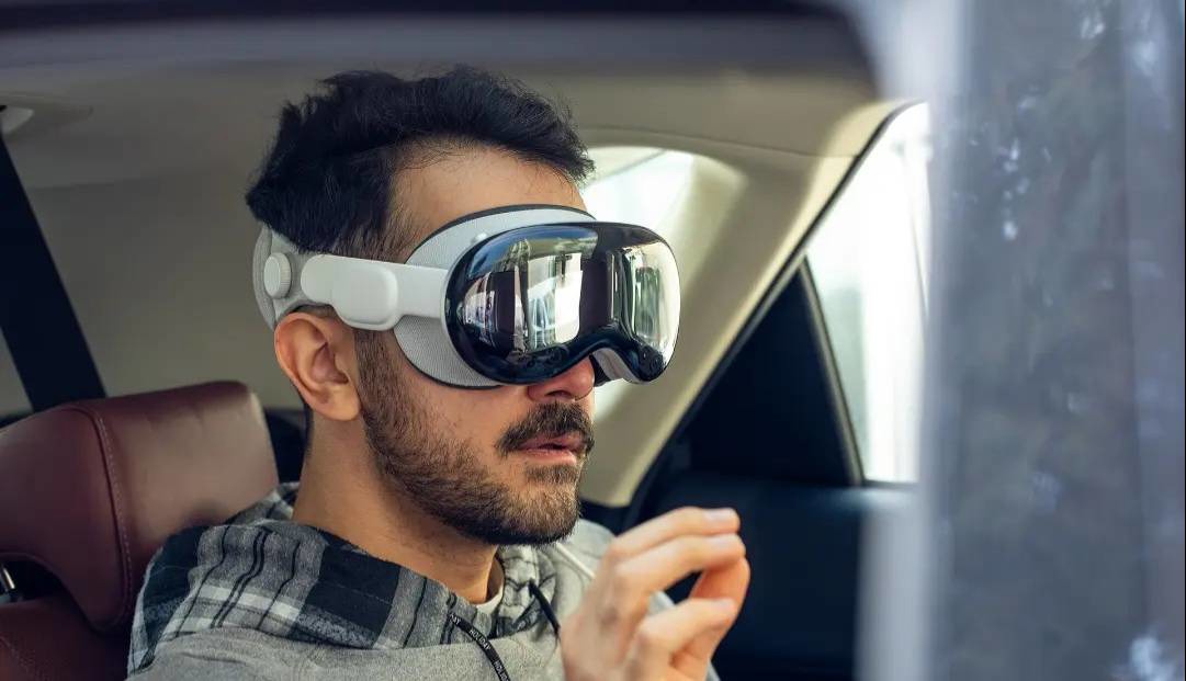 هدست واقعیت ترکیبی «اپل ویژن پرو» قرار بود نام متفاوتی داشته باشد  | آخرین خبر