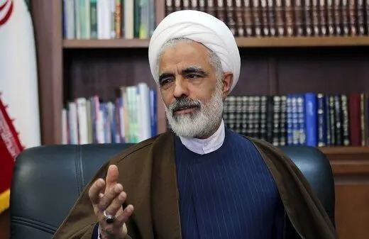 انصاری، معاون حقوقی پزشکیان: جای تاسف نیست که گاهی هم‌لباس‌های من تیم مذاکره کننده را متهم به سازشگری کنند و تهمت بزنند؟ چرا سند پیروزی ایران را با روایتگری کوتاه‌فکرانه، به عنوان شکست ارائه می‌دهیم؟