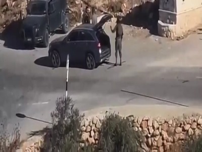 ایست بازرسی توسط نیروهای اشغالگر در ورودی روستای فلسطینی
