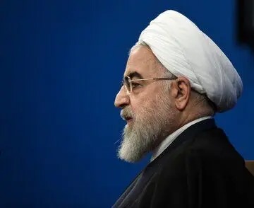 فحاشی بی‌سابقه علیه حسن روحانی در یک تجمع شبانه/ آیت الله رئیسی، امیرکبیر زمان، در ۳ سال به اندازه ۳۰ سال شما کار کرد/ ویدئو