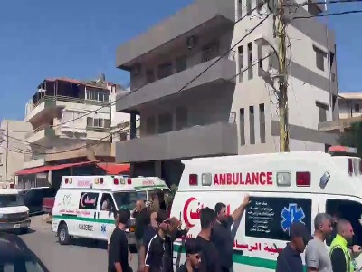 تشییع پیکر ۱۲ شهید از یک خانواده در جنوب لبنان