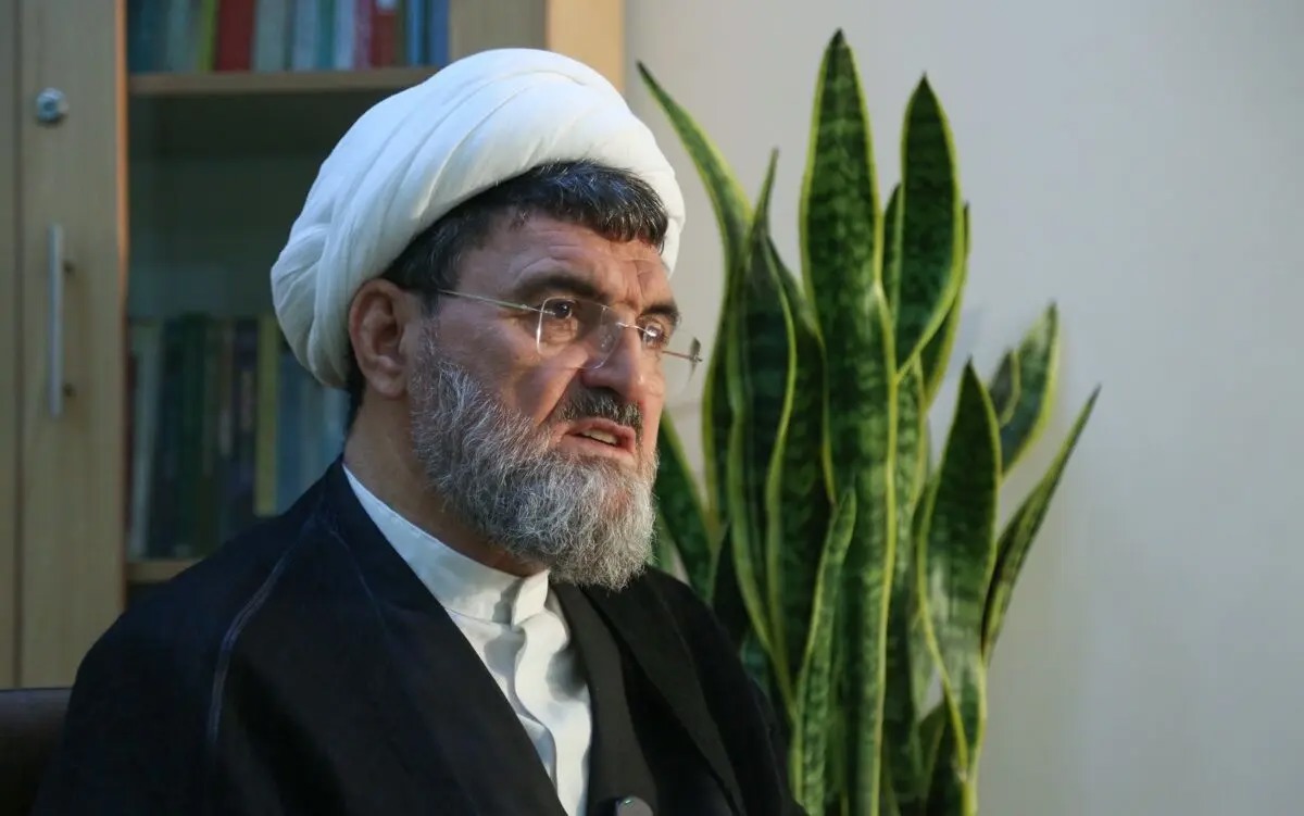 آمریکا در سالهای ۵۸ و ۵۹ نمی توانست وارد کشور شود، حتی کشورهای خلیج فارس هم پیام تبریک برای انقلاب دادند/ امام خمینی آن زمان که فرمودند آمریکا هیچ غلطی نمی تواند بکند، حساب شده این سخن را گفتند/ ویدئو