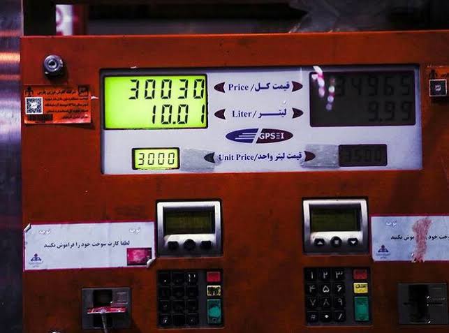 مدیر سامانۀ هوشمند سوخت: خودروهای نوشمارۀ بالای یک میلیارد ماهانه ۱۱۰ لیتر بنزین ۱۰ هزار تومانی می‌گیرند
