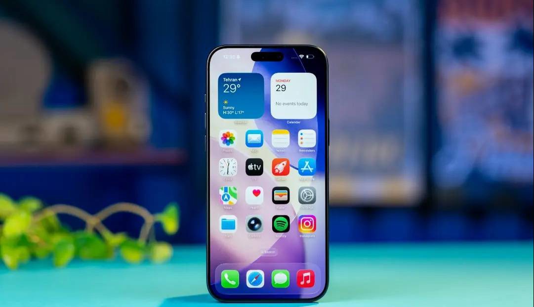 آپدیت بزرگ آیفون از راه رسید؛ iOS ۲۷ را همین‌حالا دانلود کنید