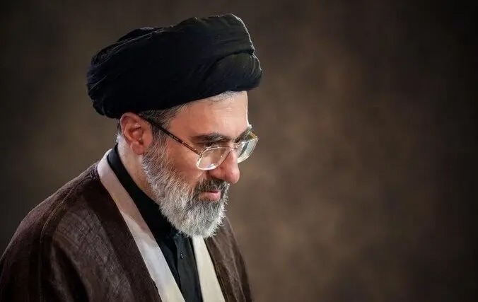 رهبری جدید می‌توانند درباره سلاح هسته‌ای فتوای جدید بدهند/ آنهایی که فقط راه‌حل نظامی یا دیپلماسی را مطرح می‌کنند، مسئول عواقب حرف‌هایشان باشند
