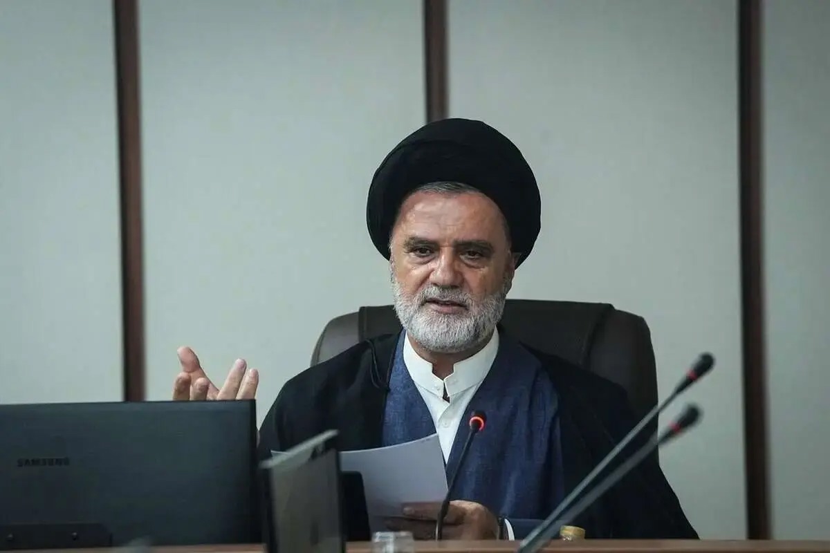 واکنش نبویان به حبس رسایی؛ مذاکره با قاتل امام شهید ارزش این کارها را ندارد