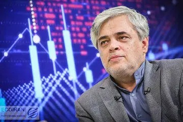 مهاجری: اصولگرایان از تندروهای جناح خودشان دل خوشی ندارند