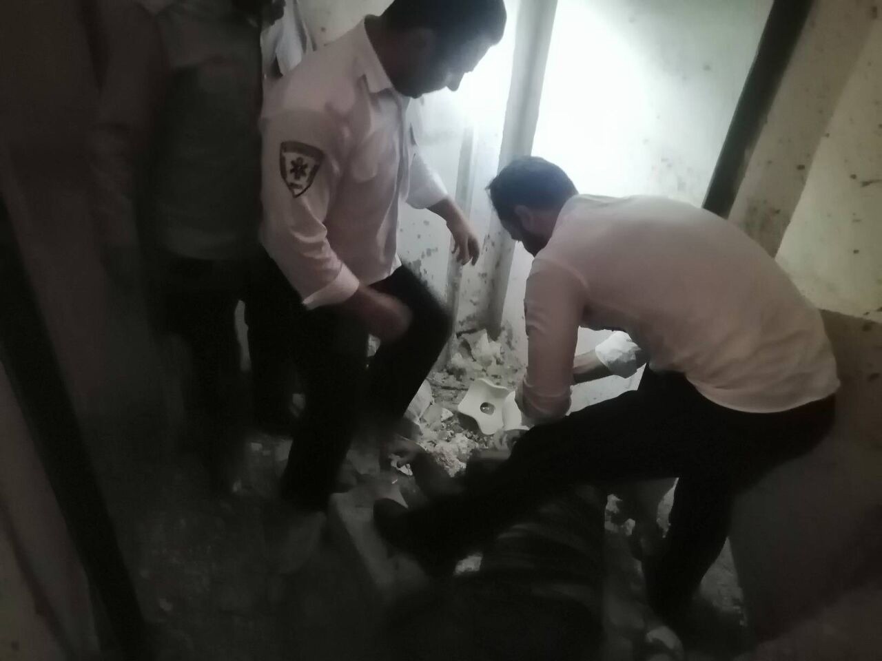 مرگ کارگر هشتگردی در چاهک آسانسور
