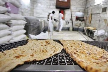 رئیس اتاق اصناف ایران: طرح فروش وزنی نان به زودی اجرایی می شود