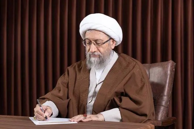 آملی لاریجانی: دشمنان ایران جز با زبان قدرت دست از جنایت برمنمی‌دارند