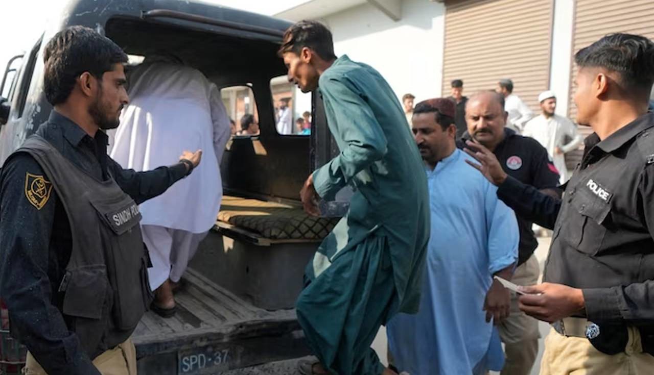 پاکستان عملیات گسترده اخراج مهاجران افغانستانی را آغاز می‌کند